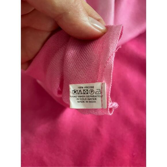 Ombre pink scarf - Picture 3 of 3